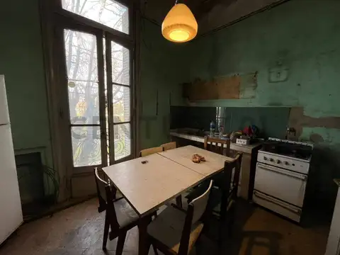 Casa 10 ambientes con 4 baños