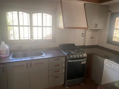 Casa 5 ambientes con 4 baños