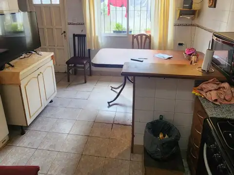 Depto Tipo Casa 4 ambientes con 1 baño