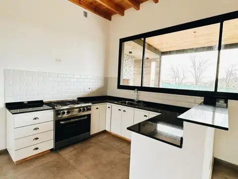 Casa venta Lujan 4 ambientes everlinks