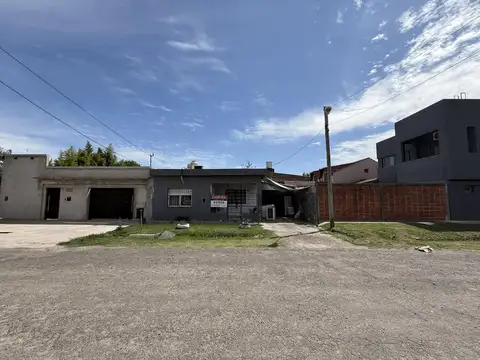 Casa en Venta de 2 dormitorios. Terreno de 356 m2. Ciudad de Campana