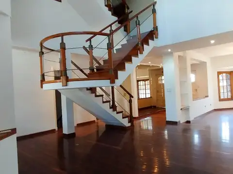 Casa en Alquiler de 5 dormitorios