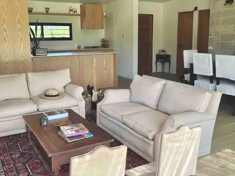 Casa en Venta con 1 cochera