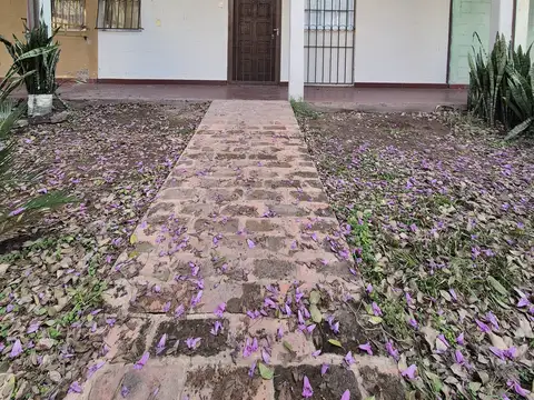 Barrio San Cayetano, tercer entrada.