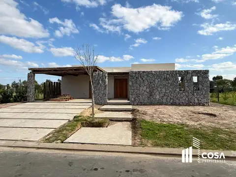 Venta Casa 3 dormitorios más estudio Vida Barrio Cerrado Funes