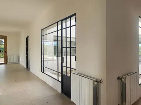 Casa 7 ambientes con 3 baños