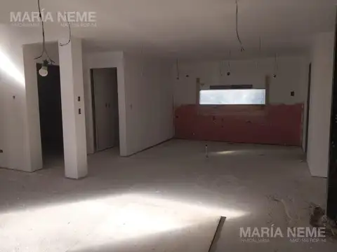 Casa 8 ambientes con 2 baños