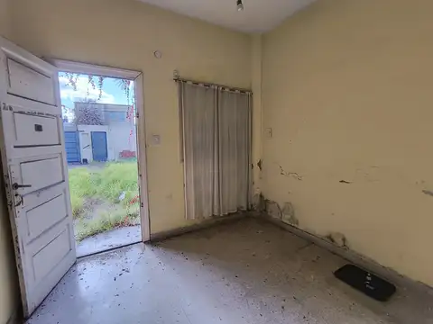 VENTA – GRAN CASA 4 AMBIENTES A REFACCIONAR – LOTE DE 8,66 X 26– IDEAL INVERSIÓN