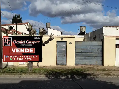 VENTA – GRAN CASA 4 AMBIENTES A REFACCIONAR – LOTE DE 8,66 X 26– IDEAL INVERSIÓN