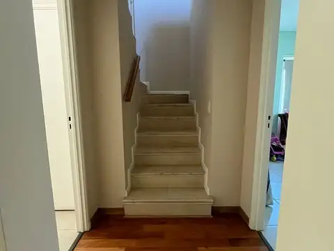 Casa en Venta con 5 cocheras
