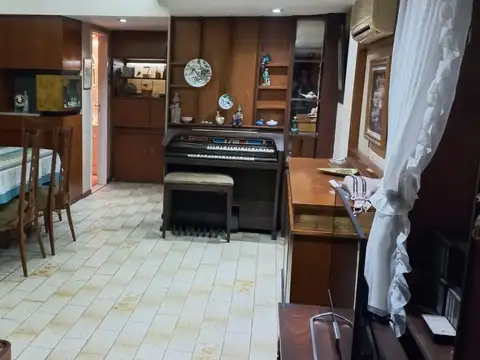 Lambare y Av Corrientes- Villa Crespo- Semipiso con patio y espacio guardacoches!