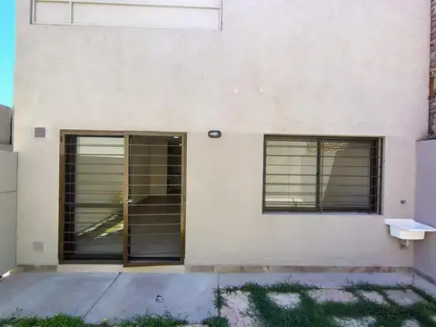 DEPARTAMENTO EN GODOY CRUZ - DOS DORMITORIOS - COCHERA