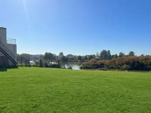 VENTA DE TERRENO EN BARRIO NÁTICO CANAL, VILLA NUEVA CON SALIDA AL RÍO