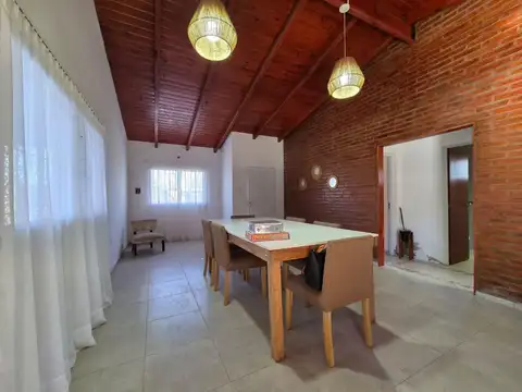 Casa 3 ambientes con 1 baño