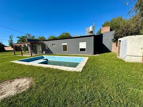 Casa en venta de 2 dormis y piscina a estrenar