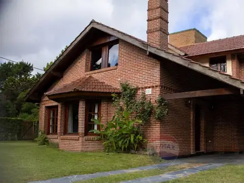 VENTA CASA 4 AMBIENTES VALERIA DEL MAR