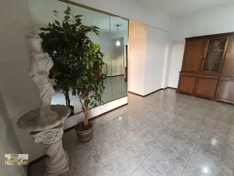 Oficina 3 ambientes con 1 baño