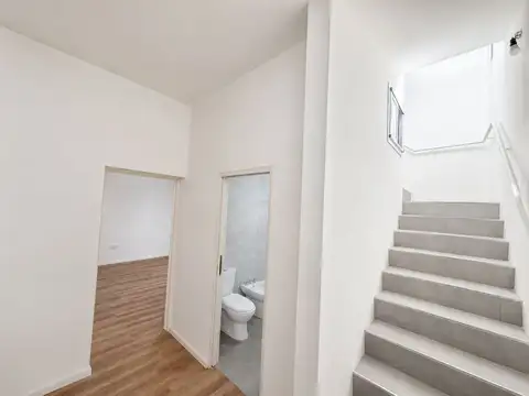 Depto Tipo Casa 3 ambientes con 2 baños