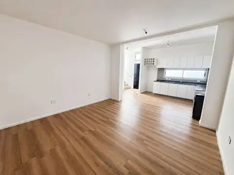 Depto Tipo Casa en Venta 40 años