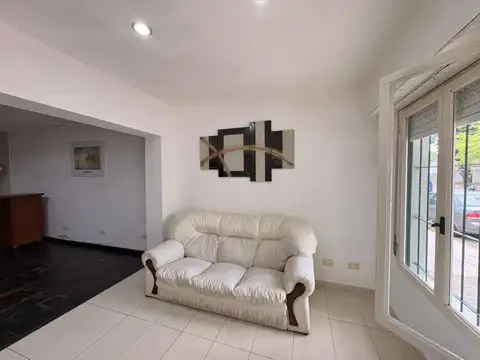 Depto Tipo Casa 2 ambientes con 1 baño