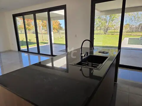 Casa al golf en alquiler en La Reserva Cardales
