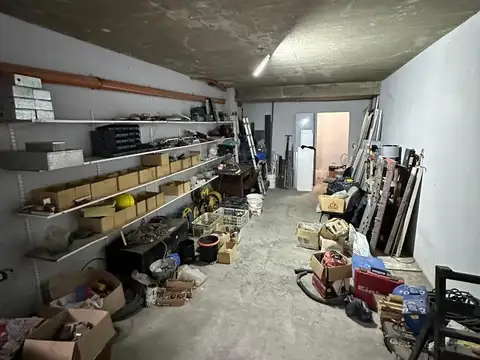 VENTA LOCAL CON COCHERA EN BOEDO