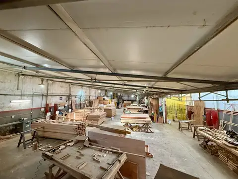 Venta de gran galpón en Casavalle