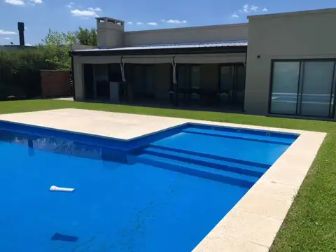 Av De Los Lagos 100