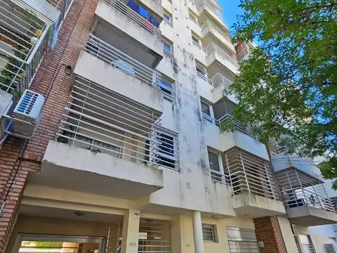 DEPARTAMENTO EN P.B C/ COCHERA EN EL EDIFICIO