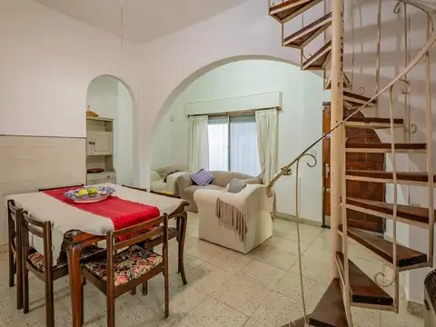 Depto Tipo Casa en Venta de 4 ambientes