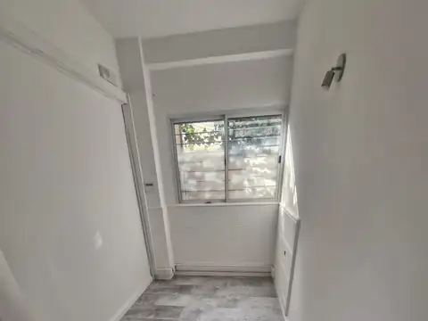 EXCELENTE PH CON 2 DORMITORIOS, BANO COMPLETO, JARDIN, AMPLIA COCINA, S/EXPENSAS