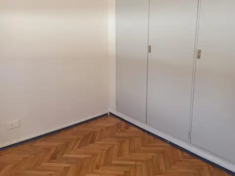 Depto Tipo Casa en Venta 60 años