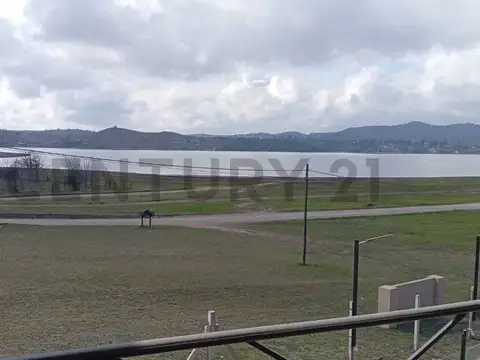 DUPLEX DE CATEGORIA -  TU LUGAR FRENTE AL LAGO LOS MOLINOS