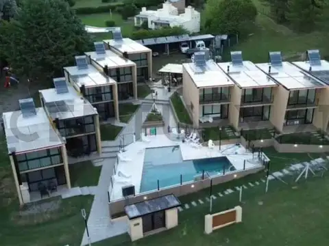 DUPLEX DE CATEGORIA -  TU LUGAR FRENTE AL LAGO LOS MOLINOS