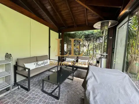 Casa en Venta con 3 cocheras