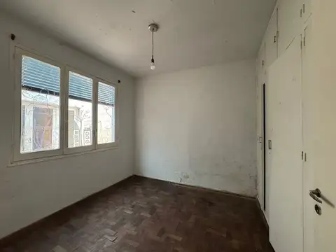 Casa 5 ambientes con 1 baño