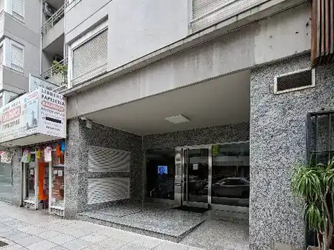 3 ambientes en alquiler, bño y toil, al Fte .cochera