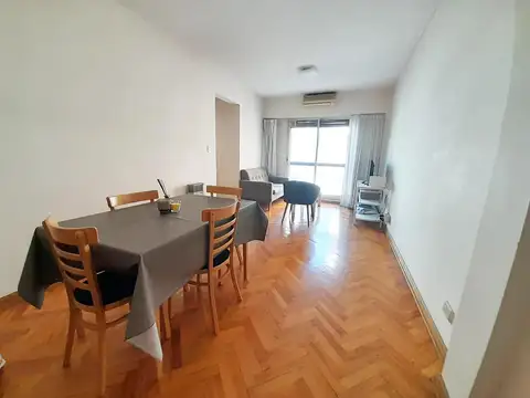 Departamento con cochera en Villa del Parque