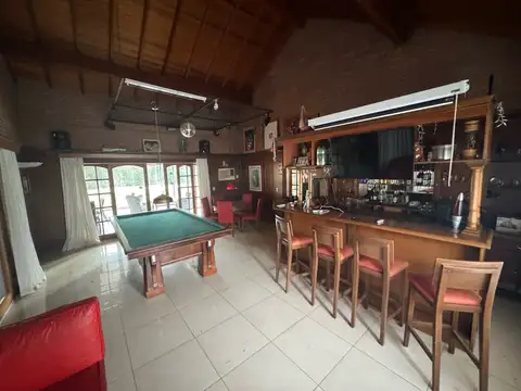 Casa 6 ambientes con 4 baños