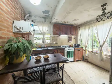 Casa 4 ambientes con 1 baño