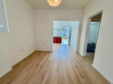 Casa 3 ambientes con 1 baño