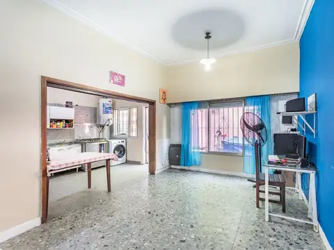 CASA 3 AMB. PATIO, TERRAZA, COCHERA, I. CASANOVA