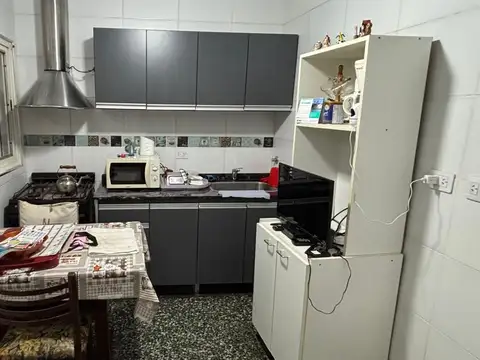 PH en VENTA 2AMB amplios C/Patio y Terraza. VILLA LURO