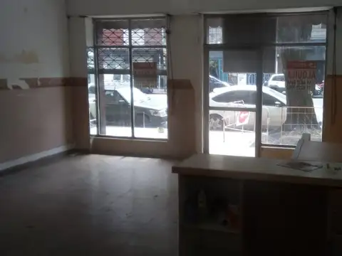 LOCAL COMERCIAL CHACARITA CON O SIN RENTA