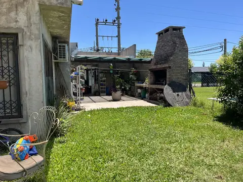 Casa en Venta con 4 cocheras