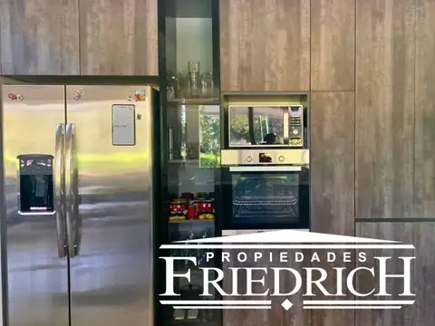 Casa 4 ambientes con 3 baños