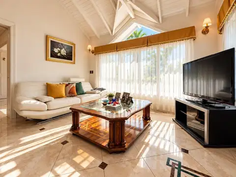 Casa en Venta de 5 dormitorios