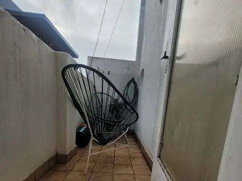 Vta Almagro 2 amb Piso alto con doble balcón y luz