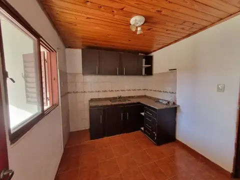 Casa 3 ambientes con 1 baño