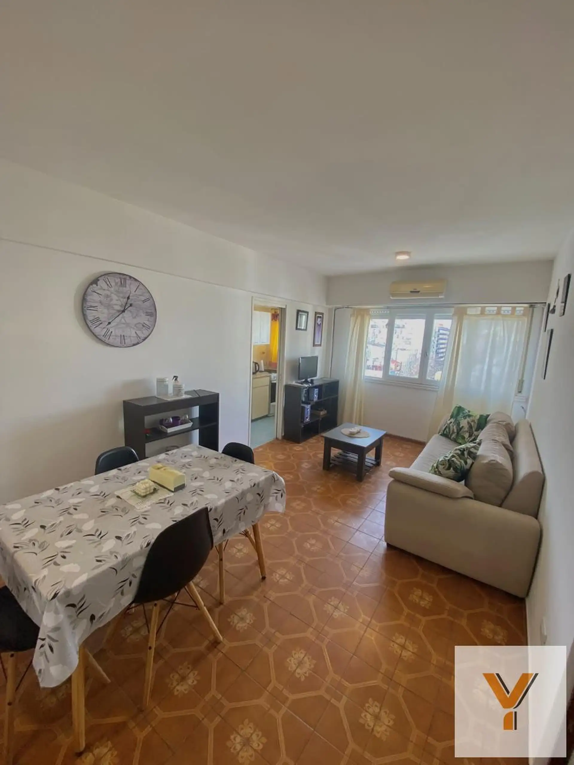 Depto 2 amb, 40m² en alquiler — Alberti e/ Arenales y Lamadrid